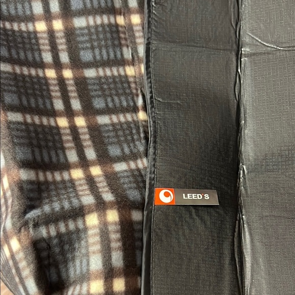 FIELD & CO Farm Credit West Soft Fleece Winter Plaid Roll Up Picnic Blanket - Picture 4 of 4